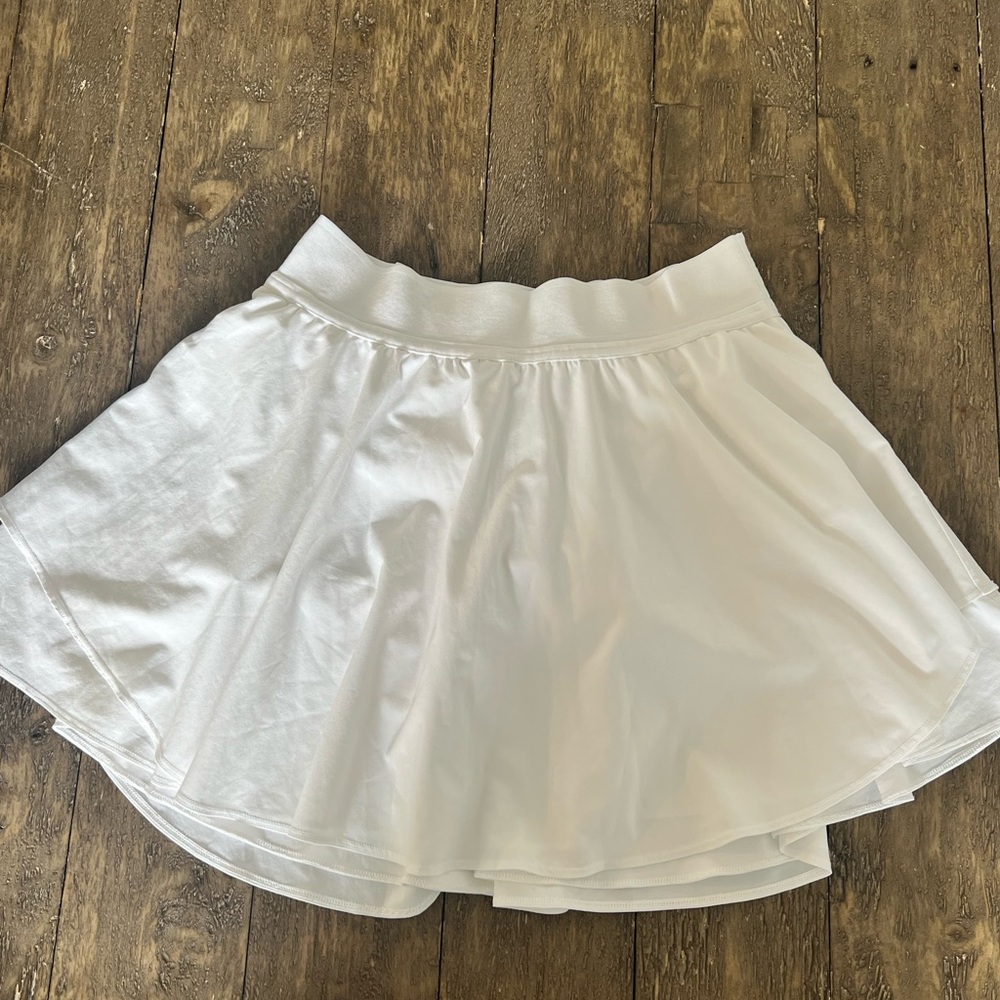 Lululemon Court Rival Skirt Long in White Size 4